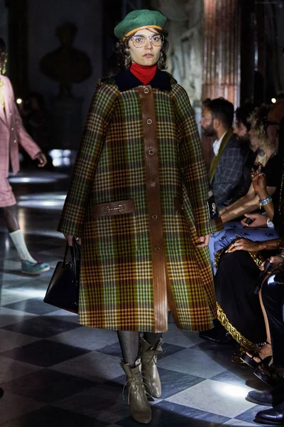 Look 14
